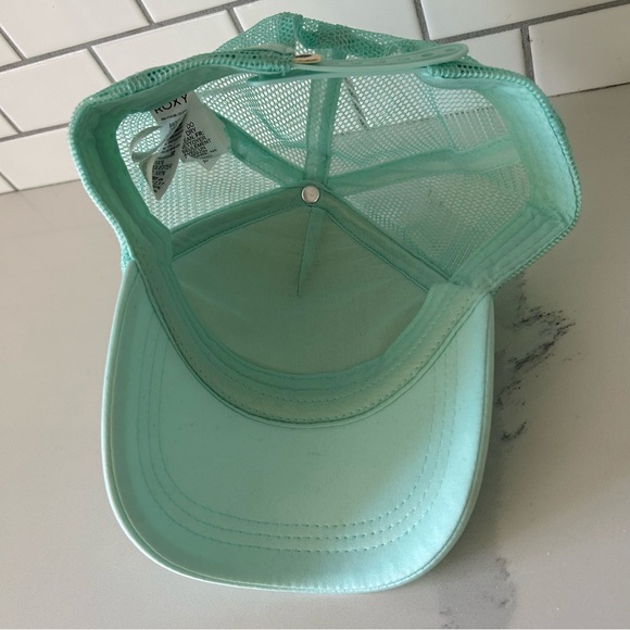 Roxy hat - Picture 7 of 7